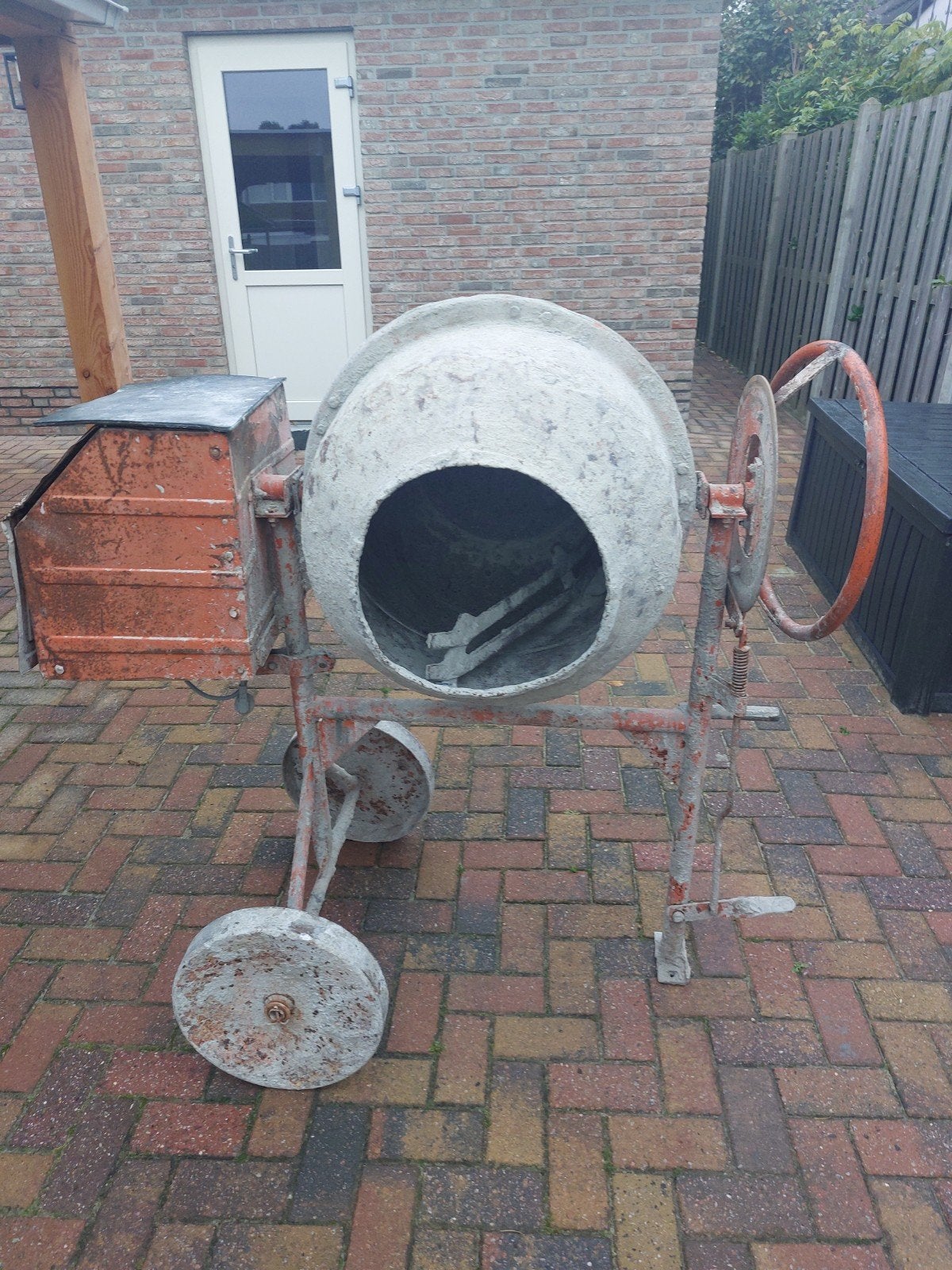 Te huur: Betonmolen - Ideaal voor uw bouwproject!, Ophalen