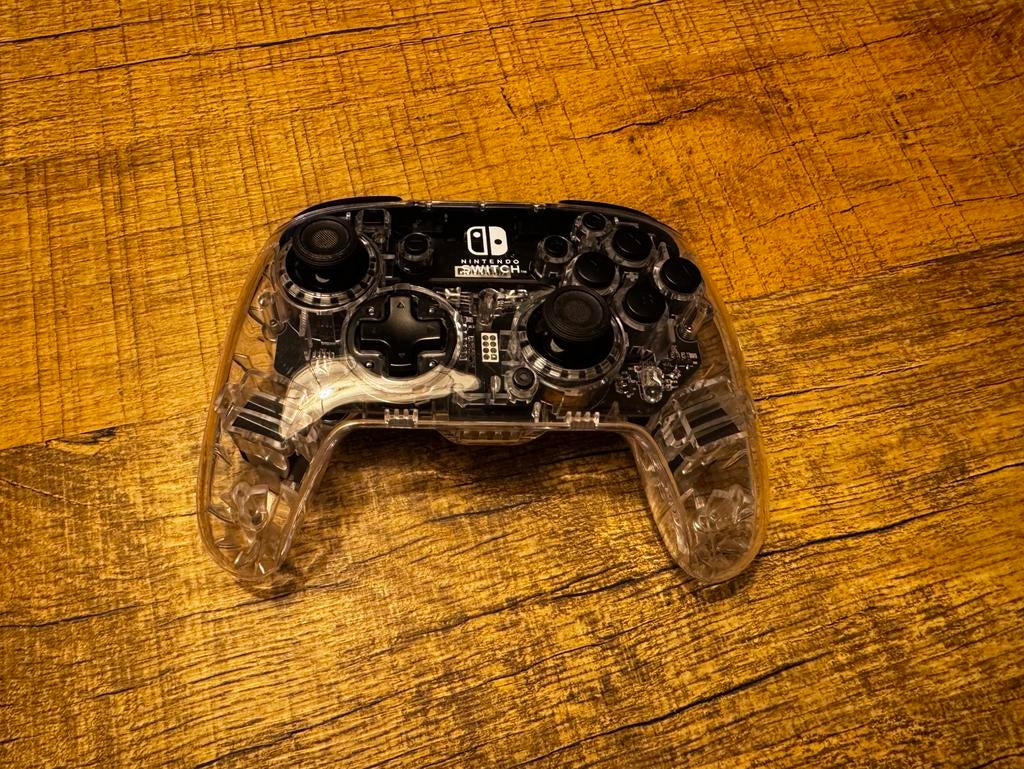 Nintendo Switch DPD afterglow controller, Spelcomputers en Games, Spelcomputers | Nintendo Consoles | Accessoires, Zo goed als nieuw