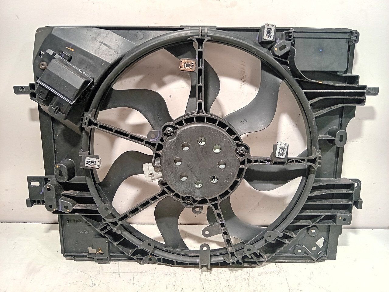 Koelventilator Renault Clio, Onderdelen@venauto.nl, Van der Ven Autorecycling B.V., Gebruikt, Ettenseweg 76, 4706 PB Roosendaal, The Netherlands