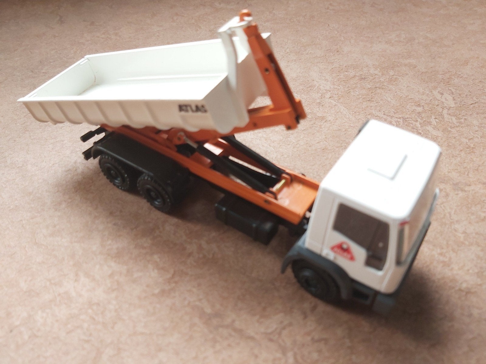 Atlas rolcontainer op chassis (Mercedes/MAN/Iveco) Conrad, Ophalen of Verzenden, Nieuw, Bus of Vrachtwagen, Conrad