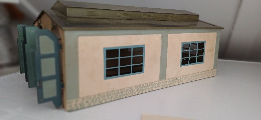 Märklin 7029 locomotievenloods voor 2 sporen, Hobby en Vrije tijd, Wisselstroom, Gebruikt, Brug, Tunnel of Gebouw, Ophalen of Verzenden