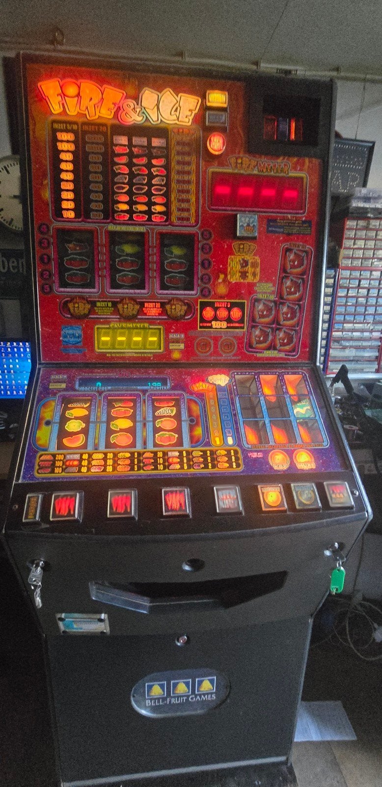 fire & ice gokkast, Euro, Ophalen, Gebruikt, Met sleutels
