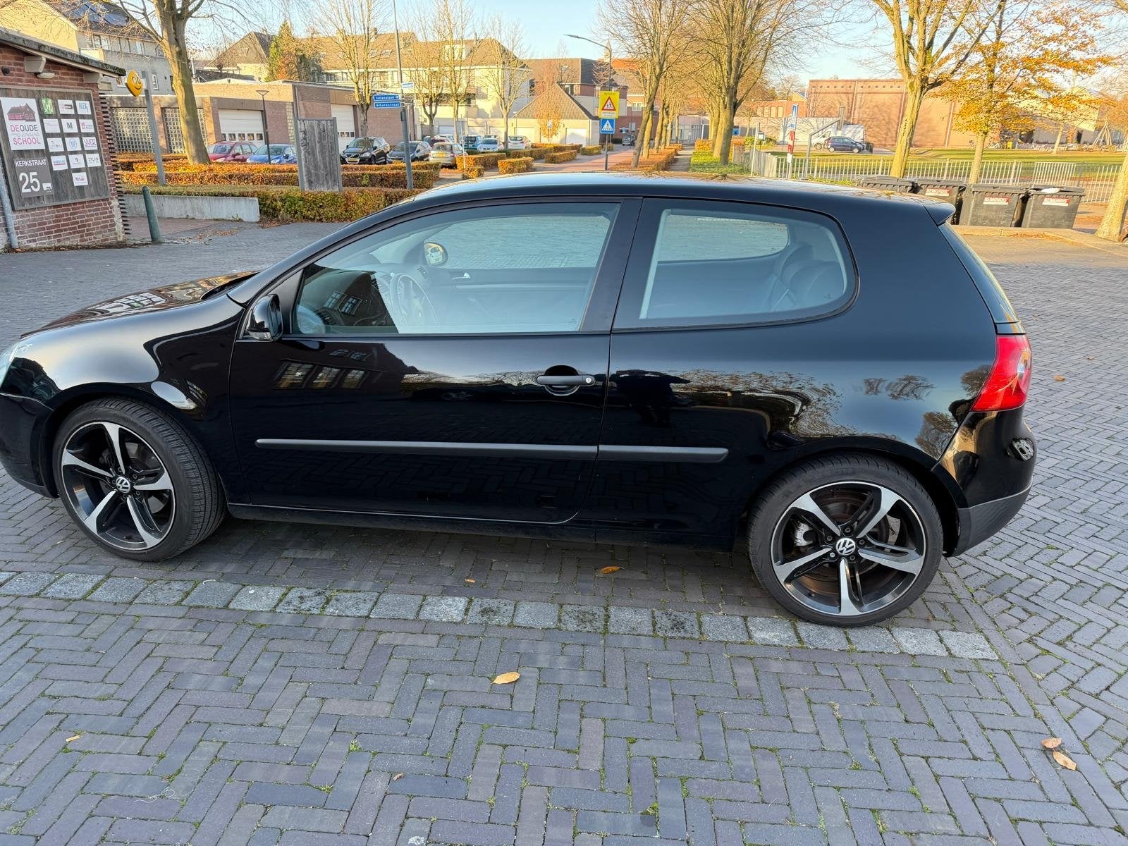 Volkswagen Golf 2.0 FSI 110KW 3D 2005 Zwart, Auto's, Volkswagen, 4 cilinders, 1984 cc, Zwart, Origineel Nederlands