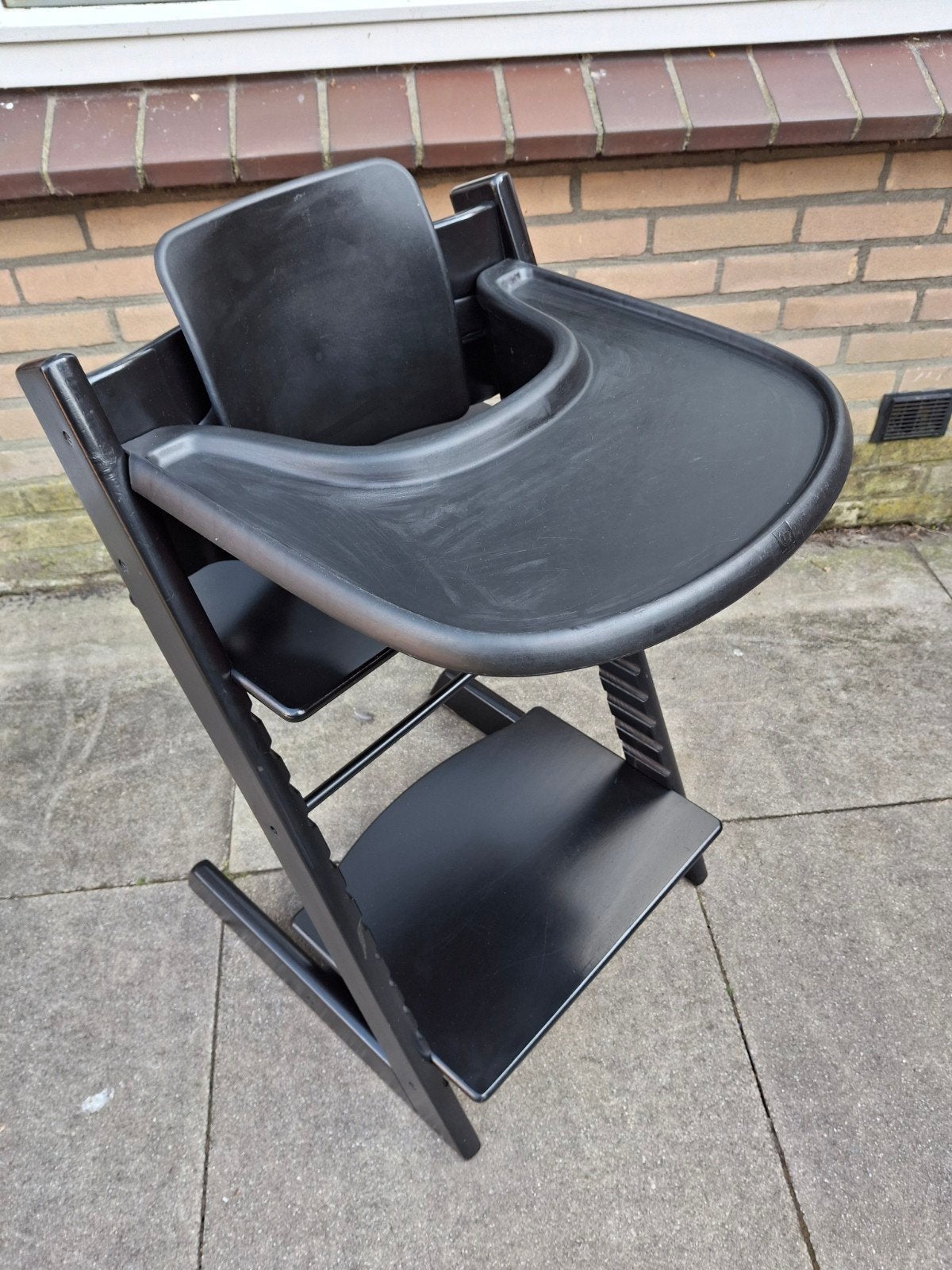 Stokke Tripp Trapp stoel, met tafelblad en babyset, Kinderen en Baby's, Kinderstoelen, Ophalen, Gebruikt, Meegroeistoel