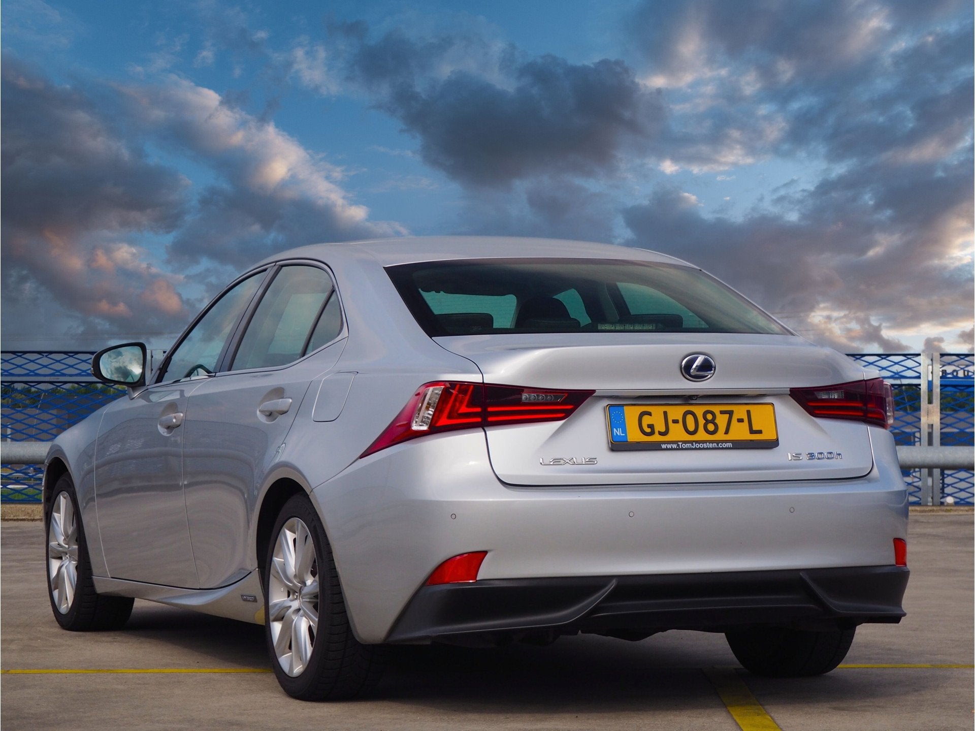 Lexus IS 300h First Edition - DEALERONDERHOUDEN - (bj 2014), Auto's, Automaat, Euro 5, Achterwielaandrijving, Gebruikt