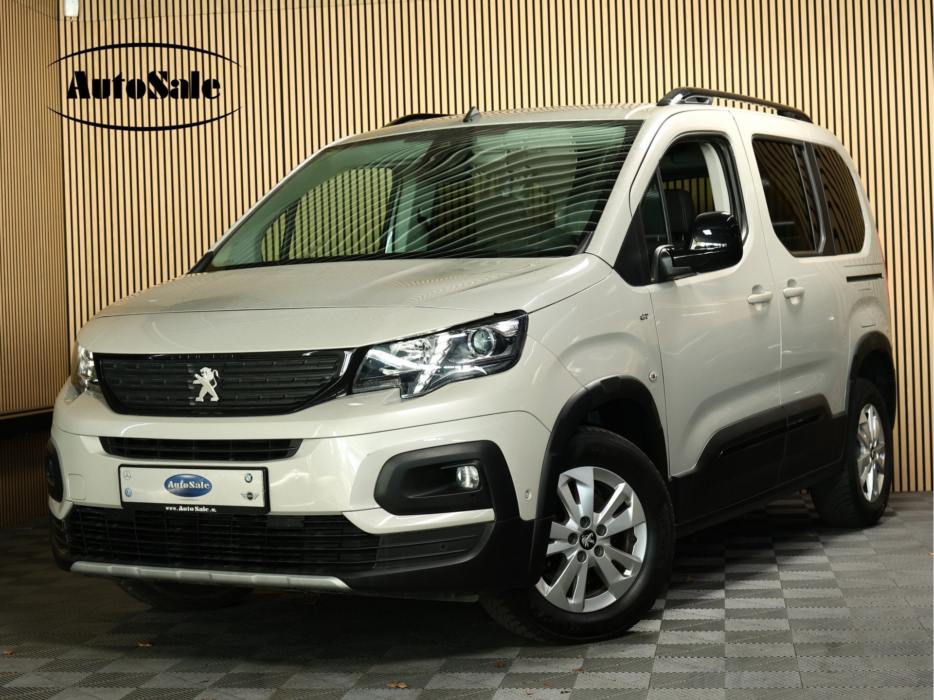 Peugeot Rifter 1.2 Puretech GT-Line AUT CARPLAY CAM NAV PANO, Gebruikt, 1199 cc, Bedrijf, Rifter