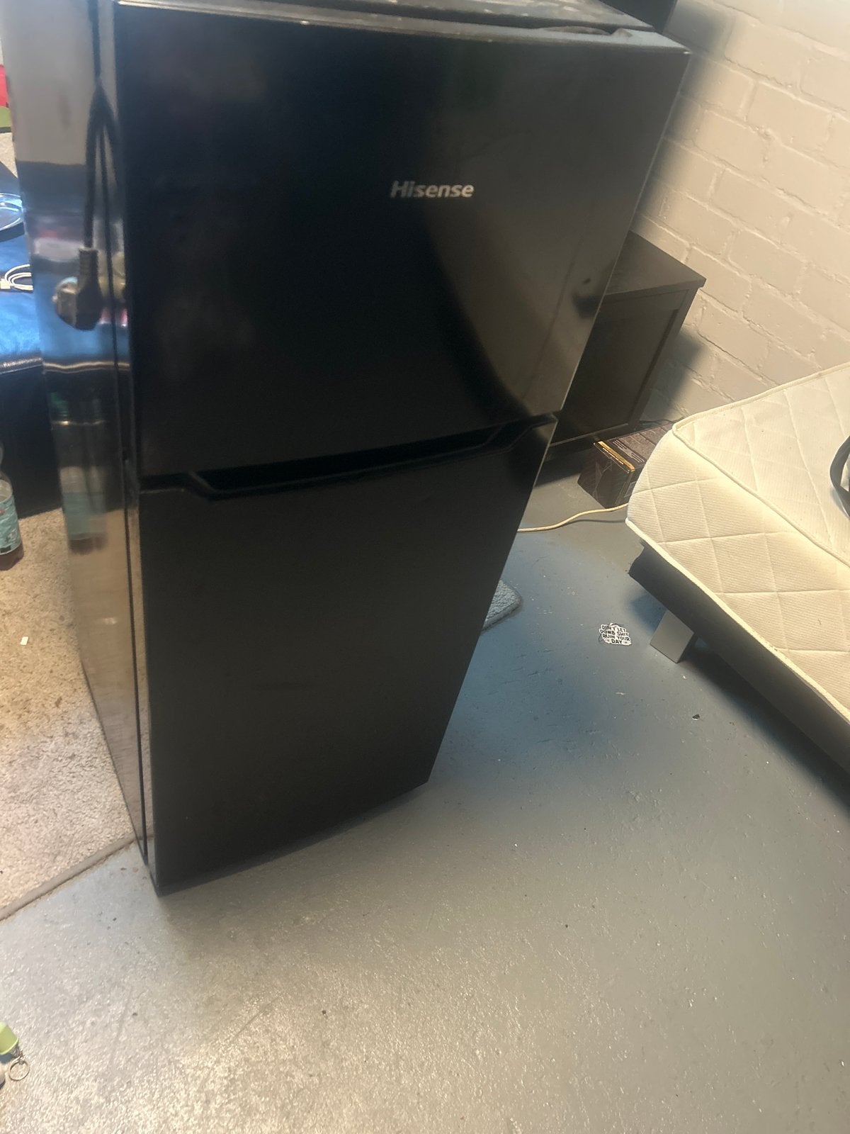 Hisense Koelkast met Vriezer - Compact en Efficiënt, 85 tot 120 cm, Gebruikt, 100 tot 150 liter, Met aparte vriezer