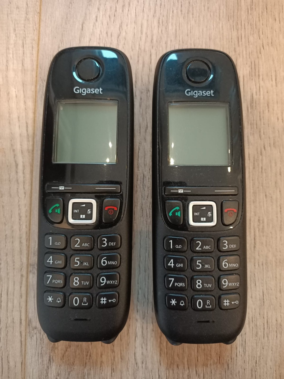 Gigaset draadloze telefoons (2 stuks) met laders, Ophalen, Gebruikt, 2 handsets