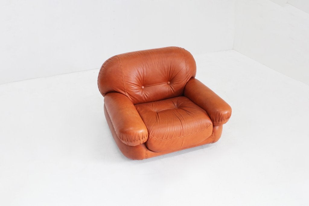 Vintage Sapporo cognac leren design fauteuil Mobil Girgi, Ophalen, Gebruikt, 100 tot 125 cm, Vintage