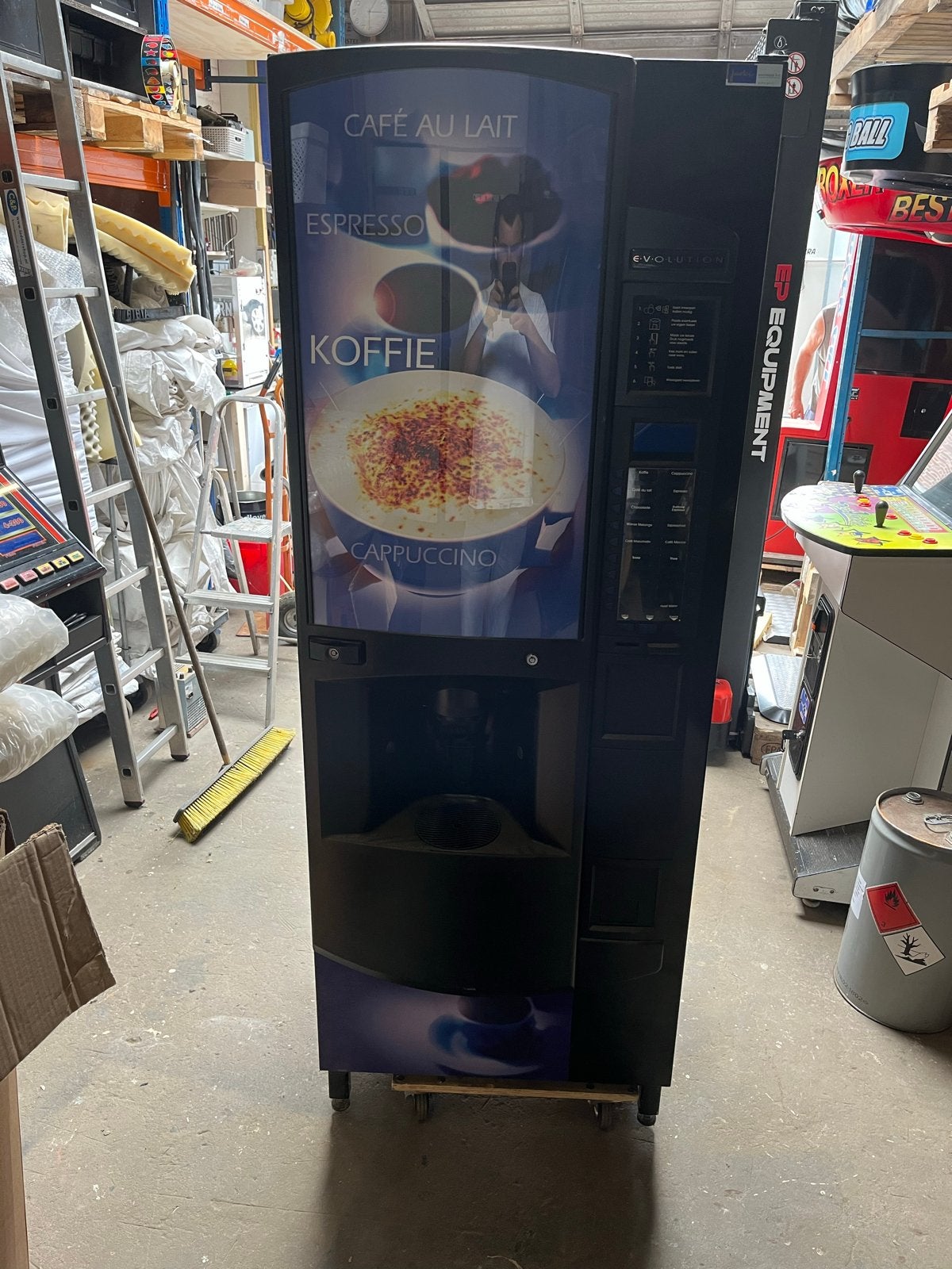 Nieuwe Koffie, Soep & Chocolade Machine - Doe een Bod!, Eismaspeelautomaten, Overige typen, 10 kopjes of meer, Grote dijlakker 34