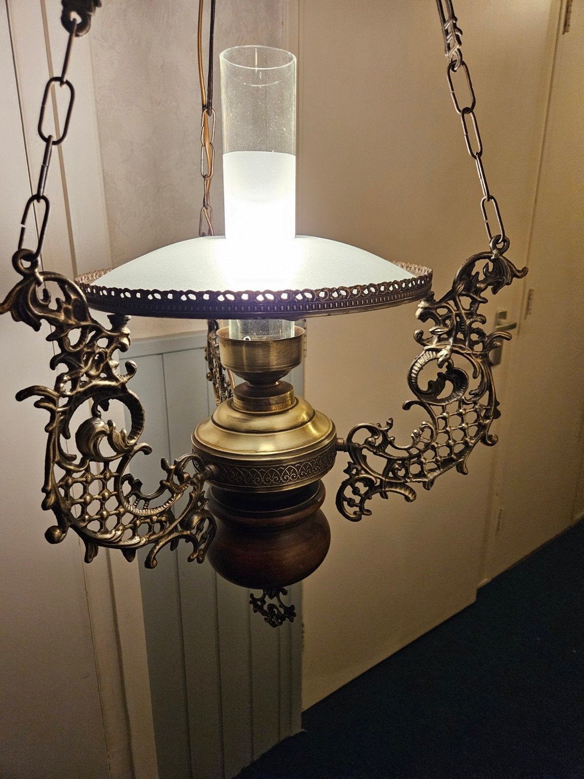 Antieke hanglamp met sierlijke bronzen details, Ophalen