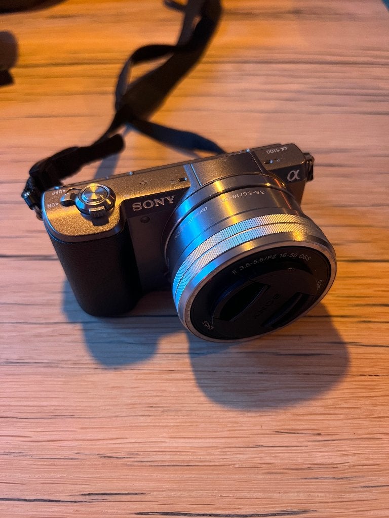 Sony A5100 + 16-50mm OSS + 55-210mm OSS + Lowepro tas, Ophalen, Gebruikt, Compactcamera, 24 megapixels