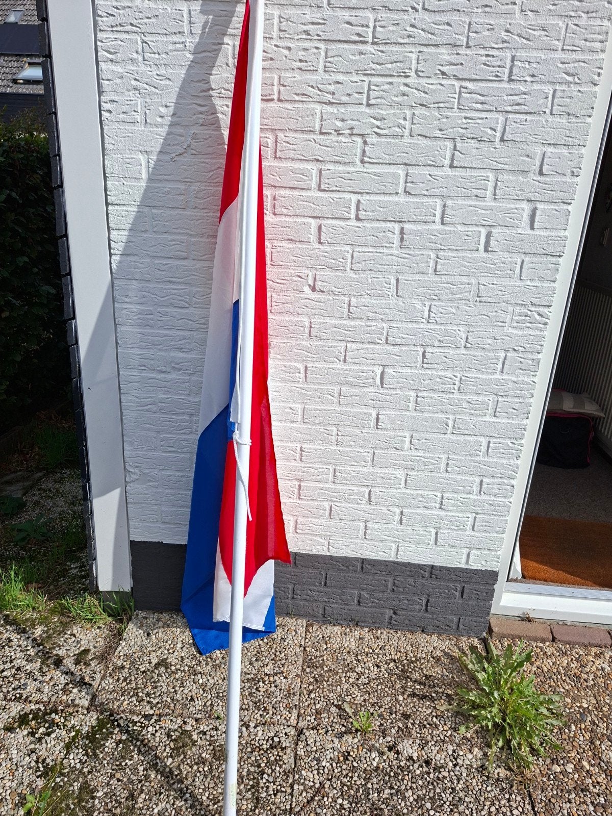 Nederlandse vlag, Ophalen, Zo goed als nieuw