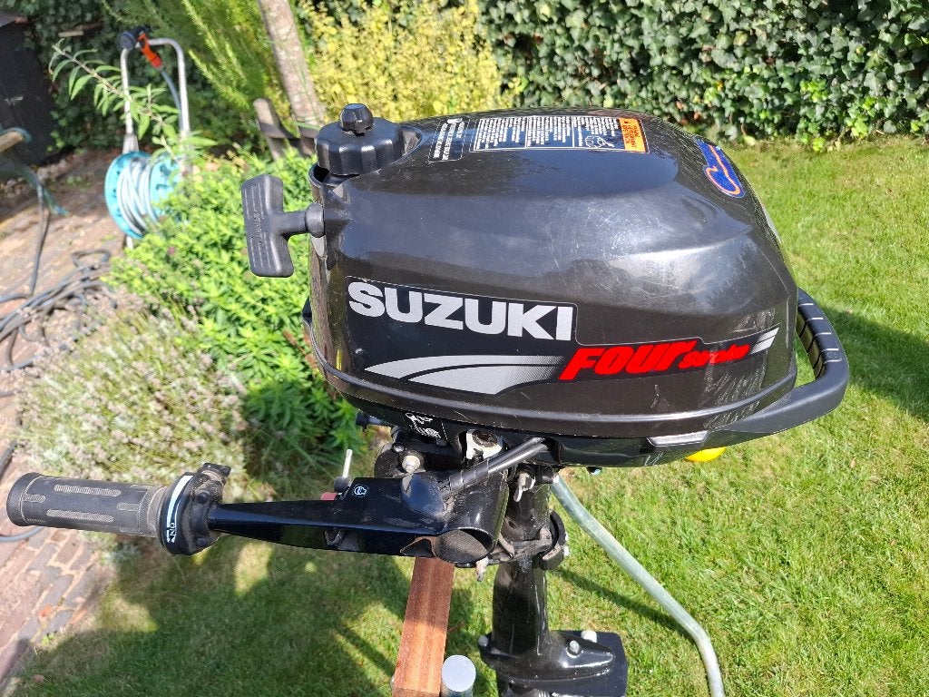 Rubberboot 2 pers. met Suzuki DF2.5 buitenboord motor, Ophalen, Gebruikt, Motor en Techniek
