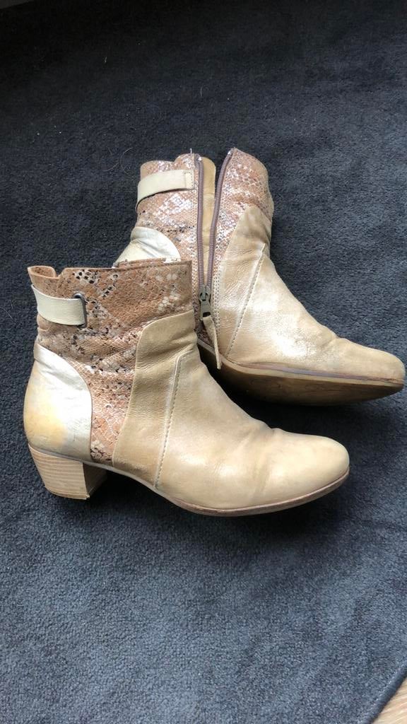 Dameslaarsjes (gedragen) mt. 41 Piedi Nudi tricolore, Kleding | Dames, Schoenen, Beige, Lage of Enkellaarzen, Ophalen of Verzenden
