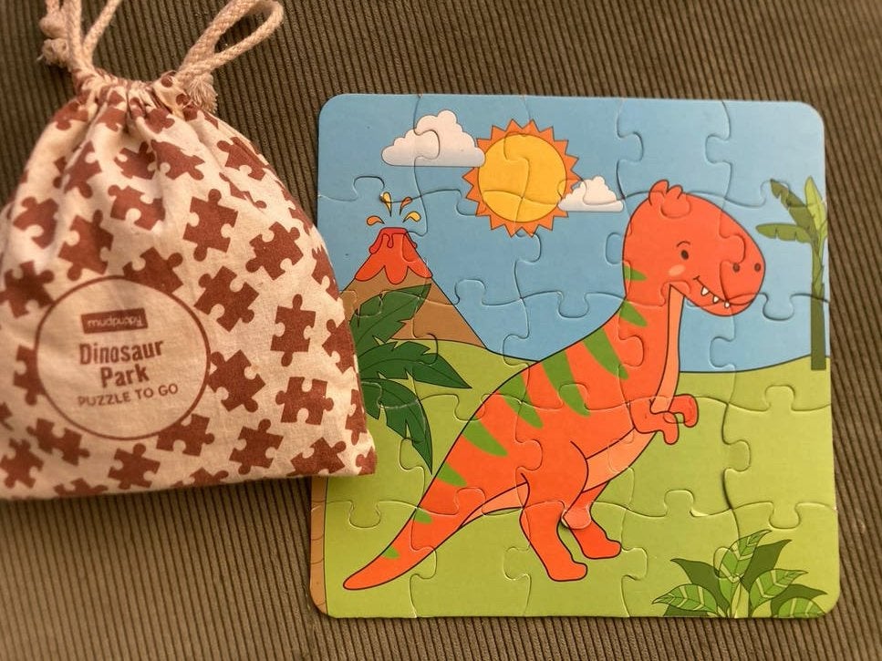 Dinosaurus puzzel 25x25 cm met zakje 3+, Ophalen of Verzenden, 10 tot 50 stukjes, Gebruikt, 2 tot 4 jaar
