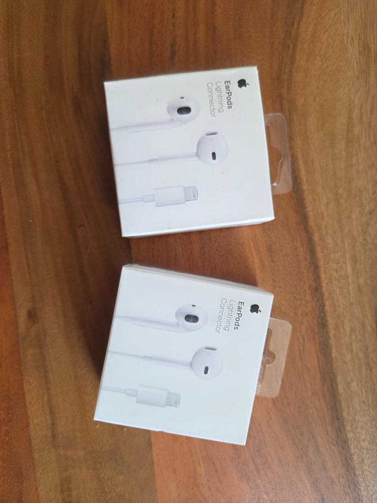Nieuwe Apple EarPods met Lightning Connector, Ophalen of Verzenden, Nieuw, Over oor (circumaural)