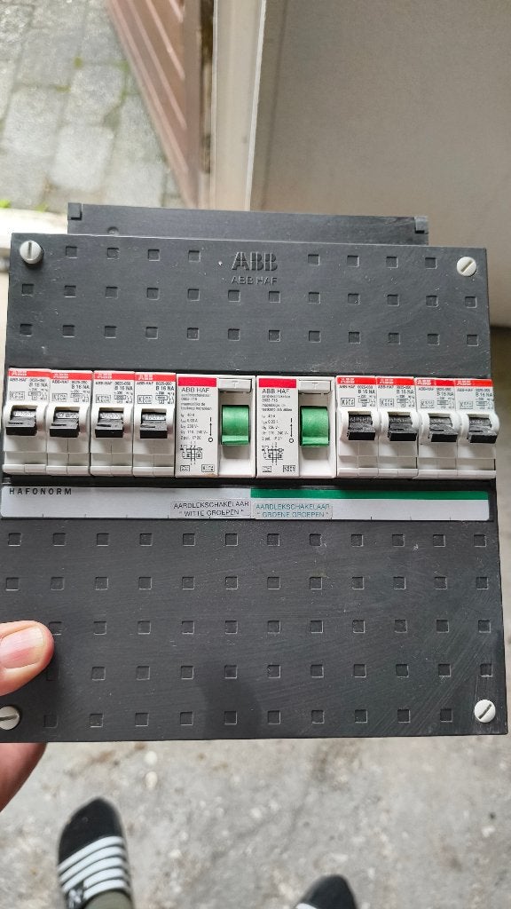ABB installatie automaten (8 groepen + 2 hoofdschakelaars), Ophalen of Verzenden, Gebruikt, ABB, Installatieautomaat