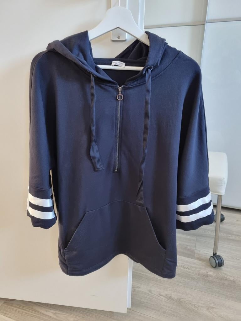 Sportieve blauwe hoodie van Margittes. Maat 38., Maat 38/40 (M), Blauw, Margittes, Ophalen of Verzenden