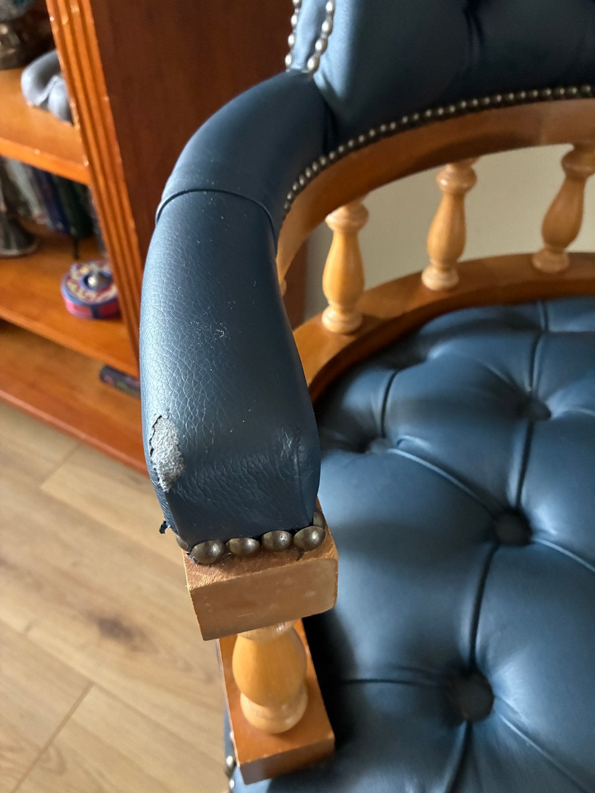 Foto 4 van Klassieke Ring Mekanikk Captain Chair