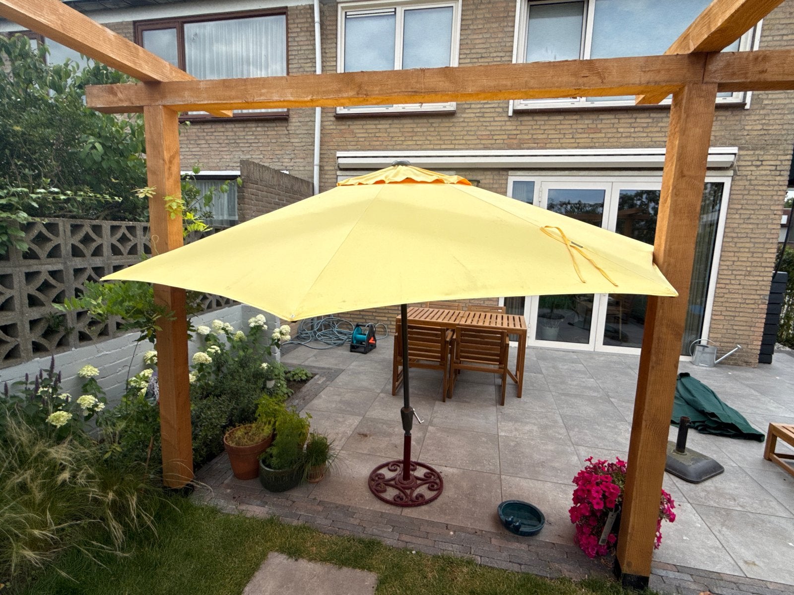 Gele parasol, Ophalen, Gebruikt, 2 tot 3 meter, Stokparasol