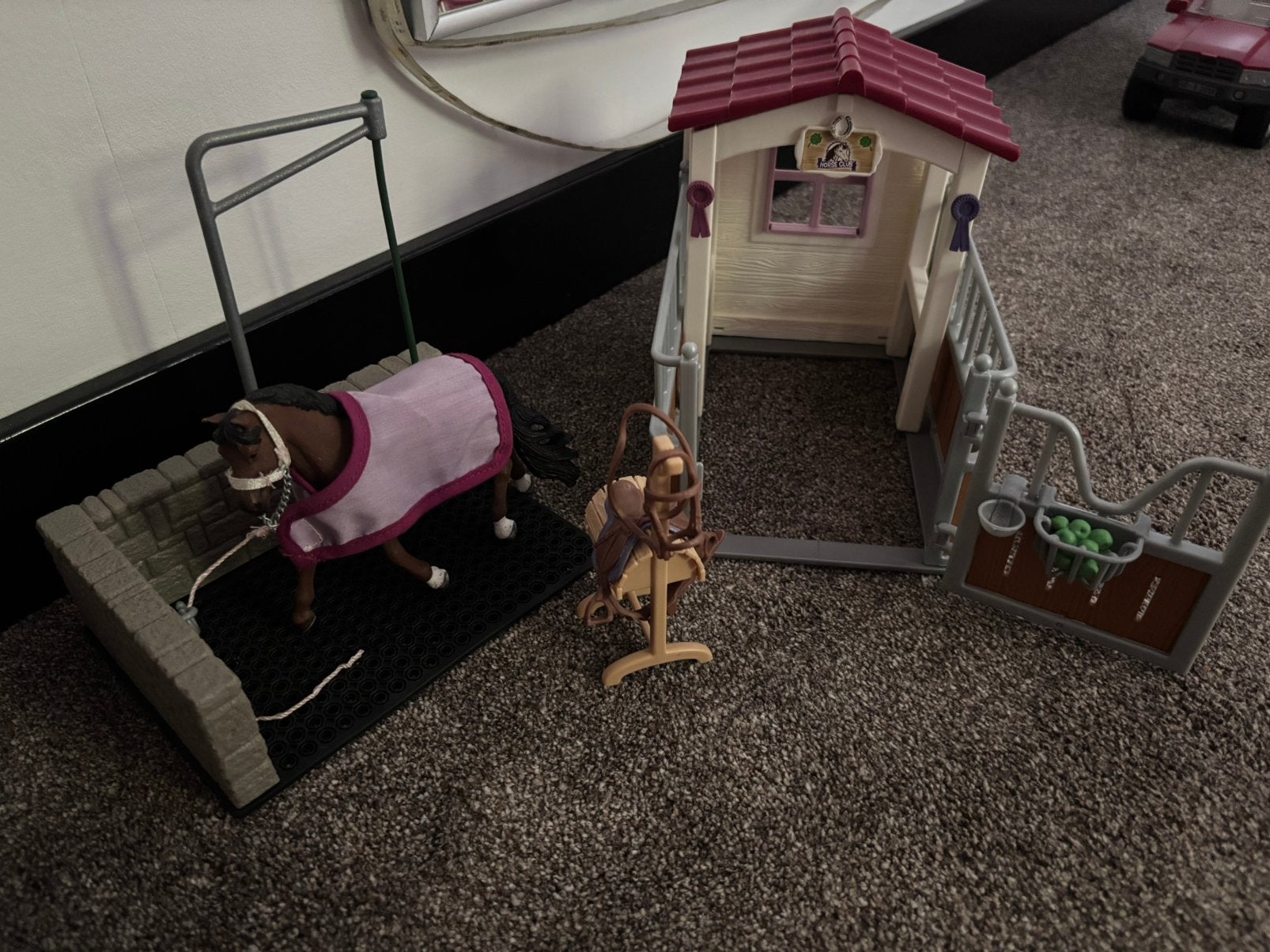 Schleich stalling + spuitplaats, Verzamelen, Speelgoed, Ophalen of Verzenden, Zo goed als nieuw