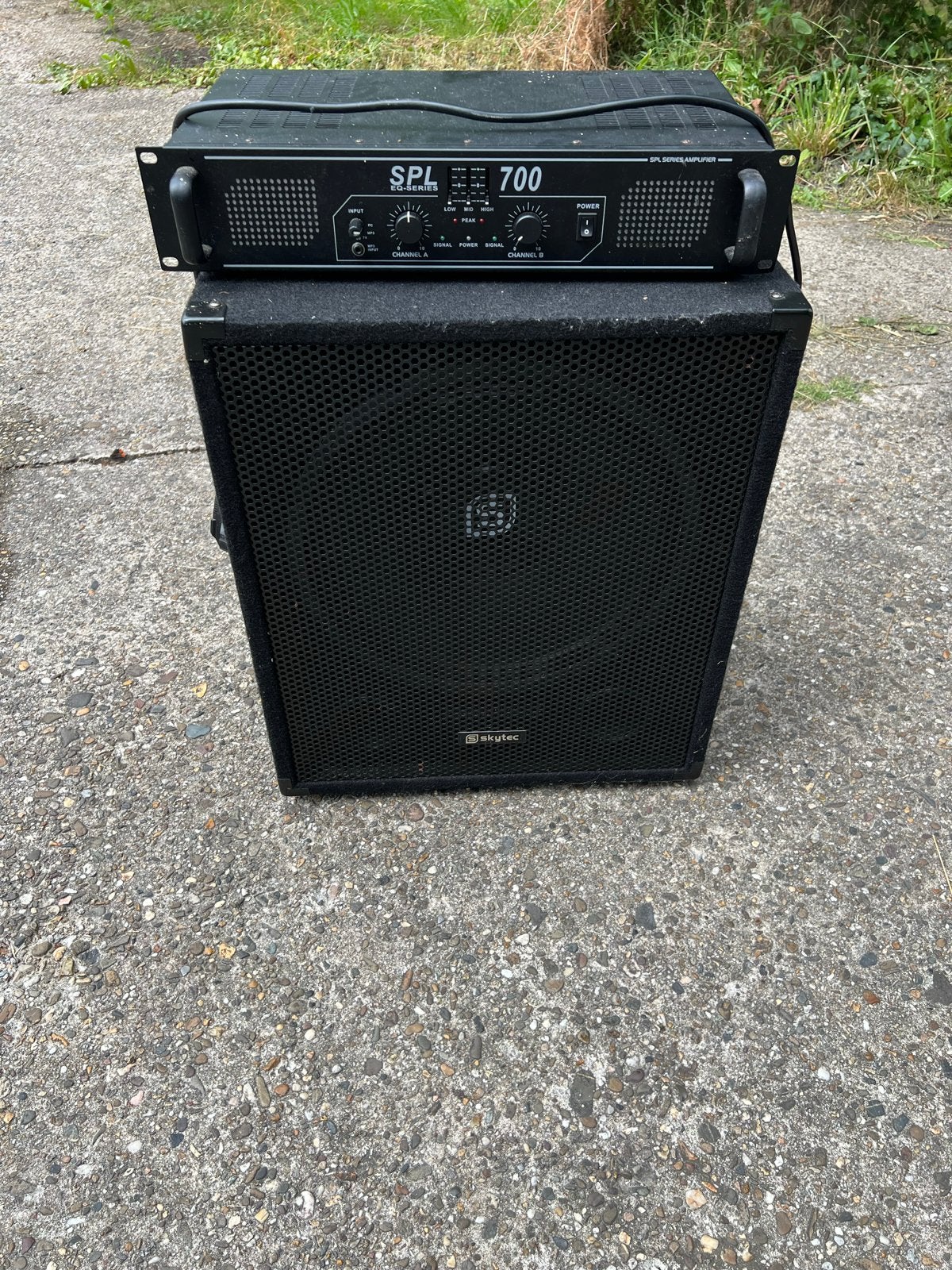 Skytec SPL 700 Versterker met Skytec SMW15 600W, 120 watt of meer, Ophalen, Overige merken, Gebruikt