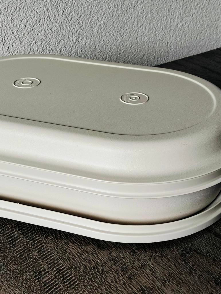 Tupperware serveerschaal/ 2 deksels( schalen), Ophalen of Verzenden, Crème, Schaal