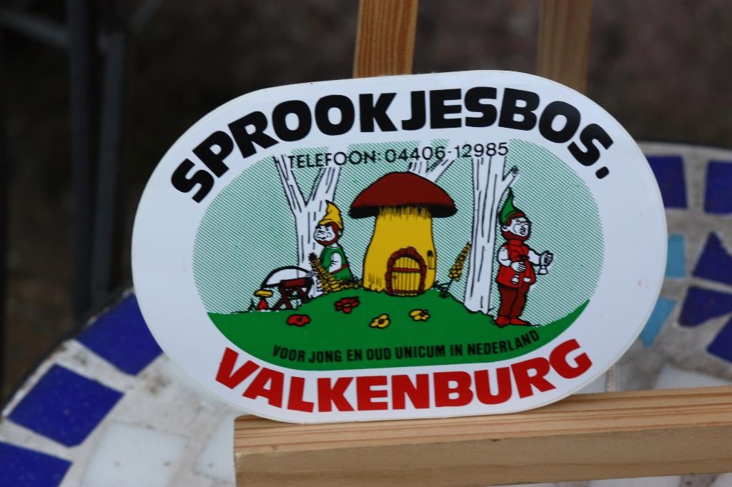 Oude sticker Sprookjesbos Valkenburg zo goed als nieuw, Verzamelen, Ophalen of Verzenden, Zo goed als nieuw, Overige typen