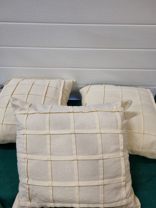 sierkussens creme geblokt drie stuks, Ophalen of Verzenden, 'T Olde Gre-j, Info@toldegrej.nl, Endepoelstraat 20f Didam