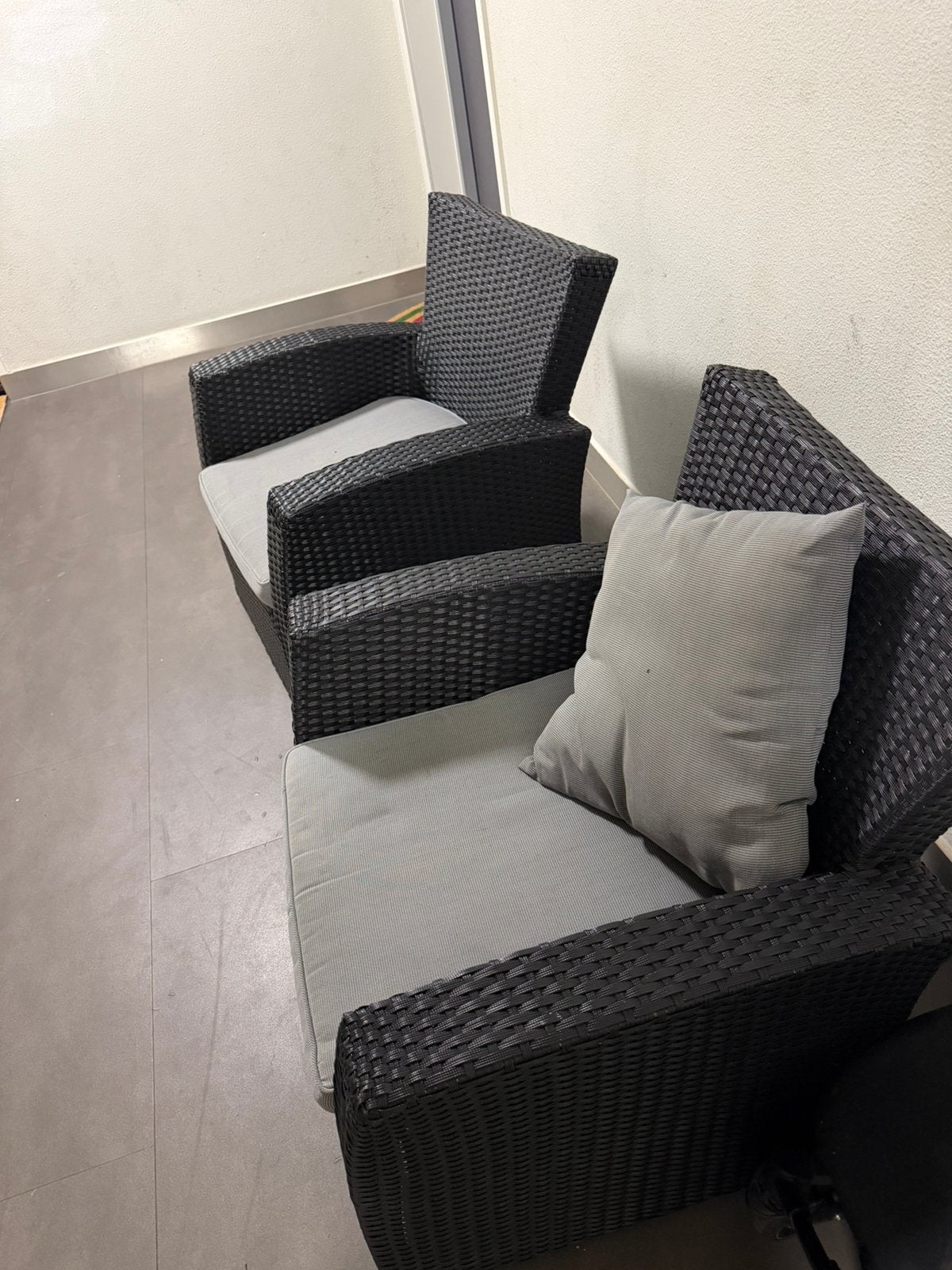 Balcony/garden chairs with pillows, Ophalen, Zo goed als nieuw, Tuinset