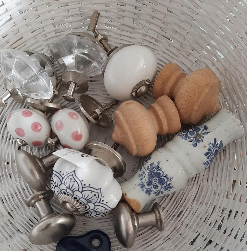 partij hang en kast knoppen 20x 1 koop, Ophalen of Verzenden, Zo goed als nieuw, Overige materialen, Overige typen