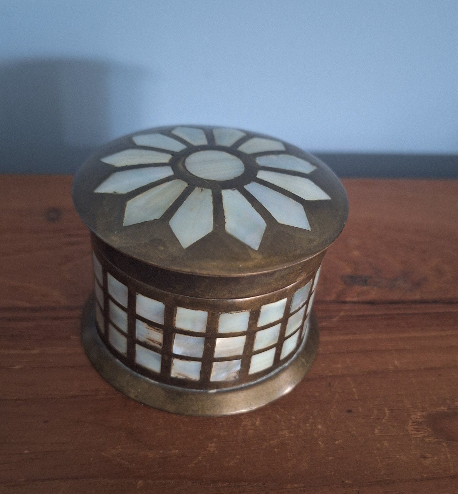 Vintage messing doosje met parelmoer inlegwerk, Antiek en Kunst, Ophalen of Verzenden