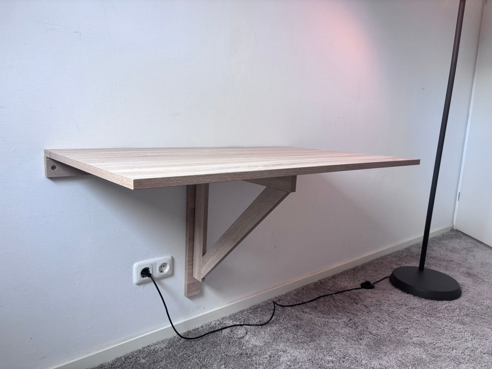 Inklapbaar bureau, Huis en Inrichting, Bureaus, Zo goed als nieuw, Ophalen