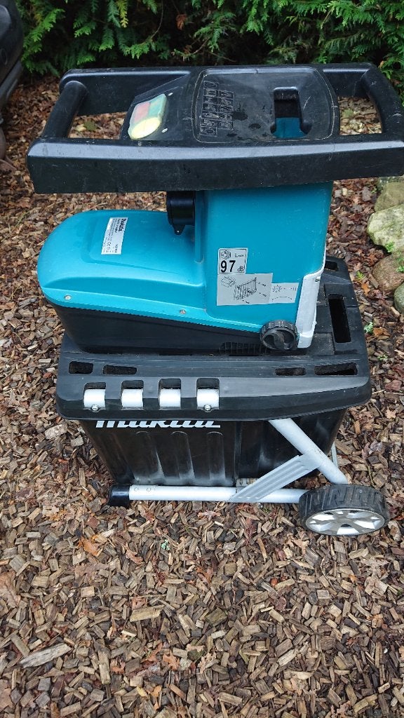 GOEDWERKENDE MAKITA UD 2500 TUIN HAKSELAAR SHREDDER, Ophalen, Gebruikt, Makita, Met opvangbak