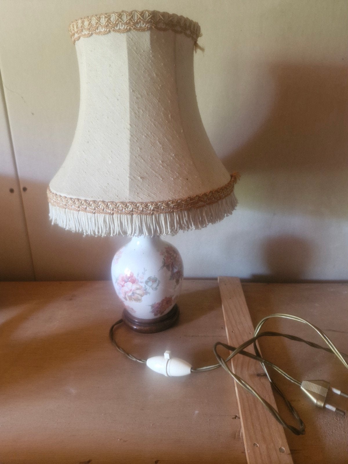Vintage Tafellamp met Bloemenprint en Stoffen Kap, Met schakelaar, Gebruikt, Overige merken, Vintage