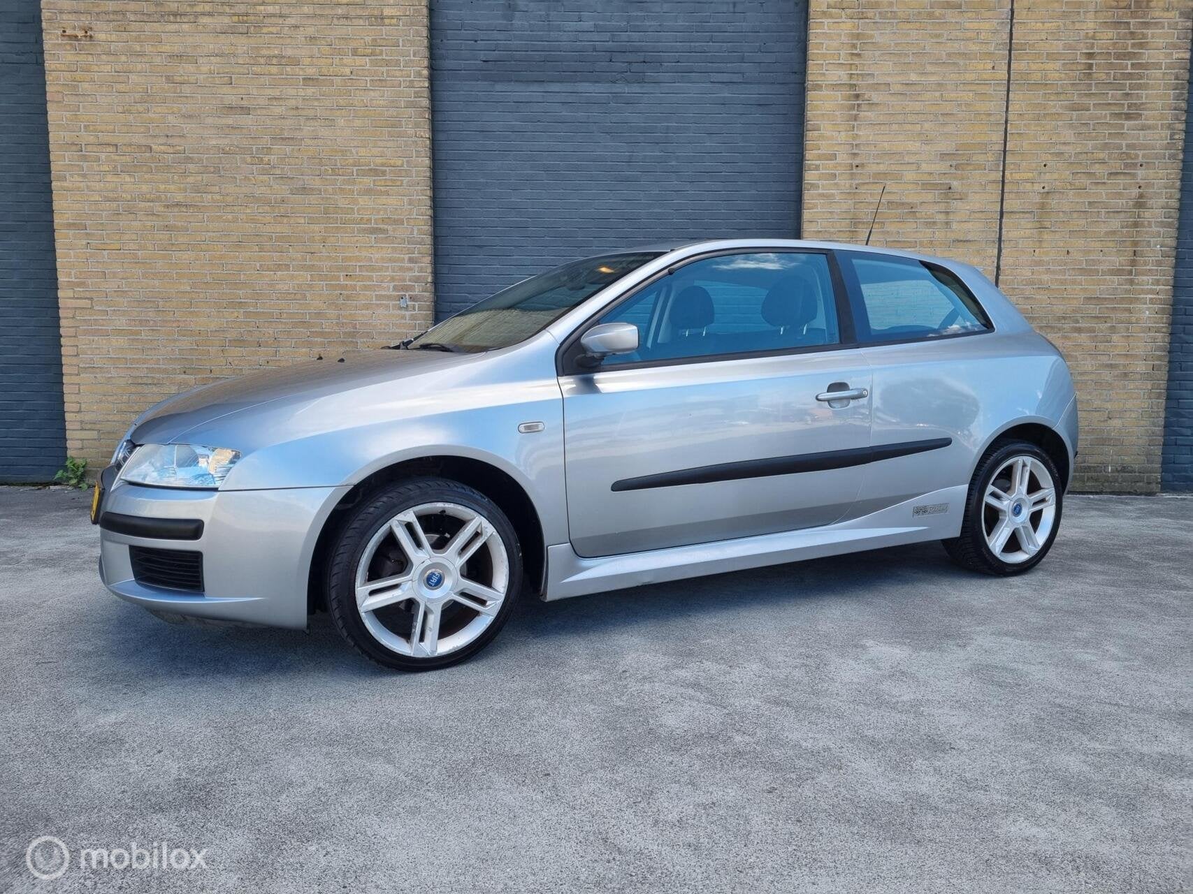 Fiat Stilo 1.4-16V Racing nieuwe apk nap, Auto's, Voorwielaandrijving, 15 km/l, Gebruikt, 49 €/maand