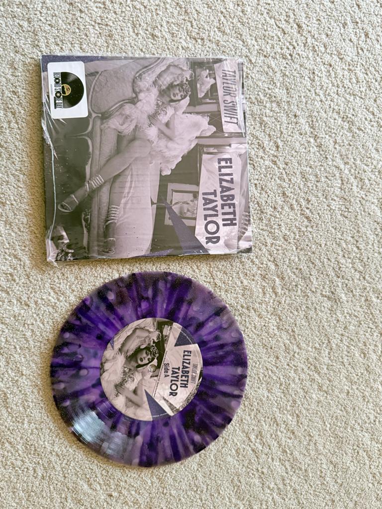 Taylor Swift - Elizabeth Taylor (RSD 2026) paars vinyl, 7 inch, Ophalen of Verzenden, Nieuw in verpakking, Colored vinyl