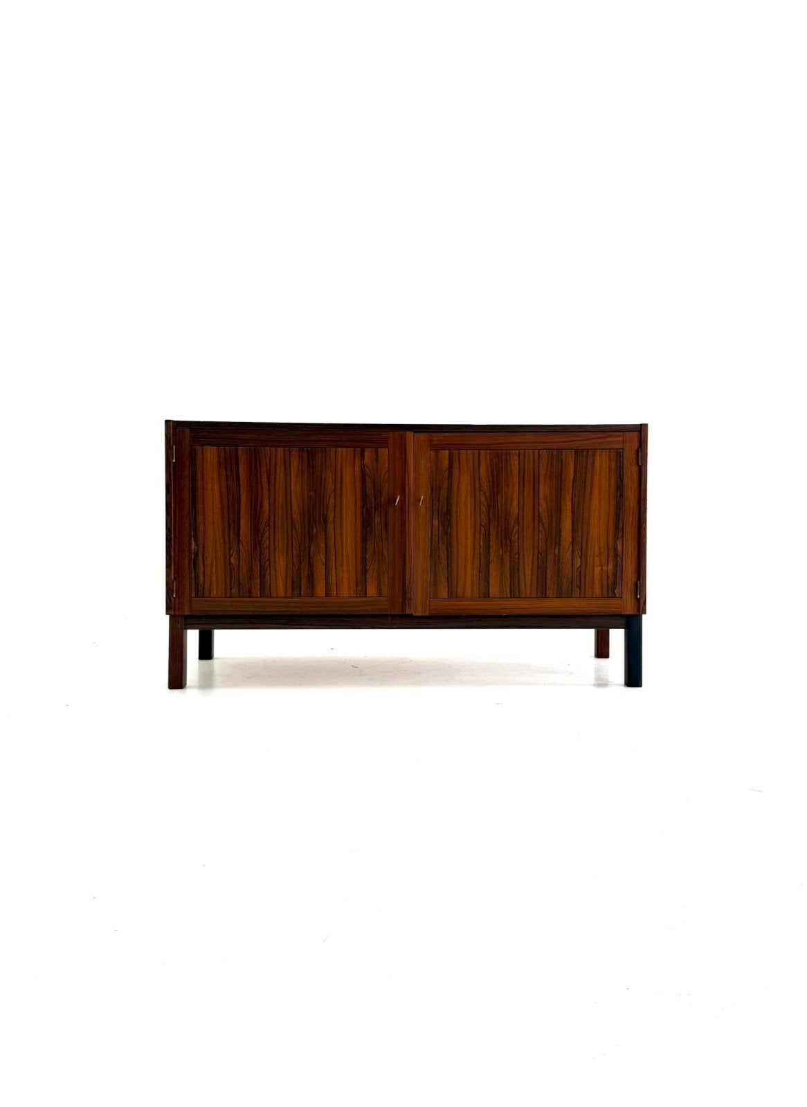 Vintage Deense Palissander sideboard/TV-kast, jaren ‘60, Overige houtsoorten, Met deur(en), 100 tot 150 cm, Vintage retro huisframe design rotan webbing papercord deens