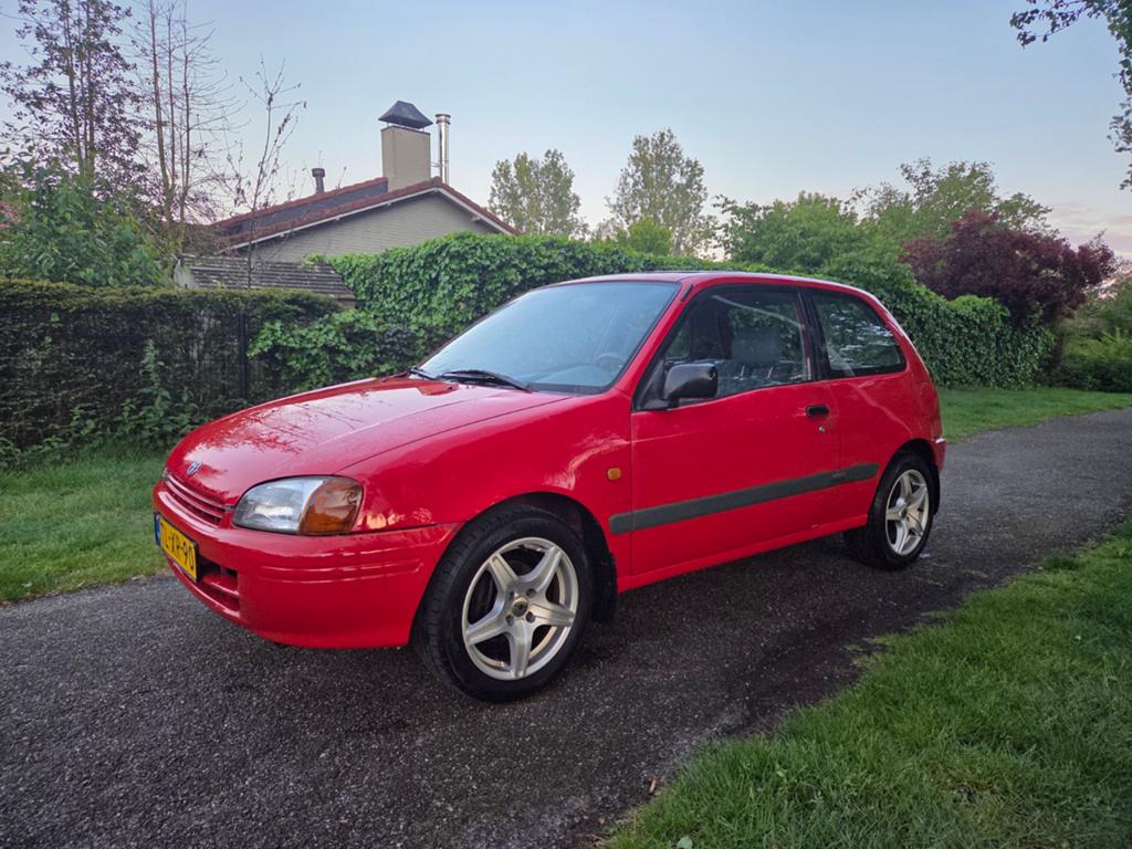 Toyota starlet '98 -roestvrij-, Auto's, Toyota, Voorwielaandrijving, Stof, 4 cilinders, Starlet