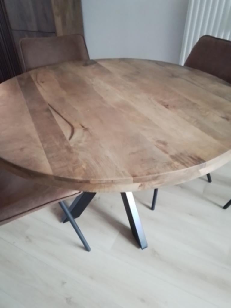 Ronde eettafel 110cm met 4 stoelen, Huis en Inrichting, Tafels | Eettafels, Overige houtsoorten, Gebruikt, Rond, Ophalen of Verzenden