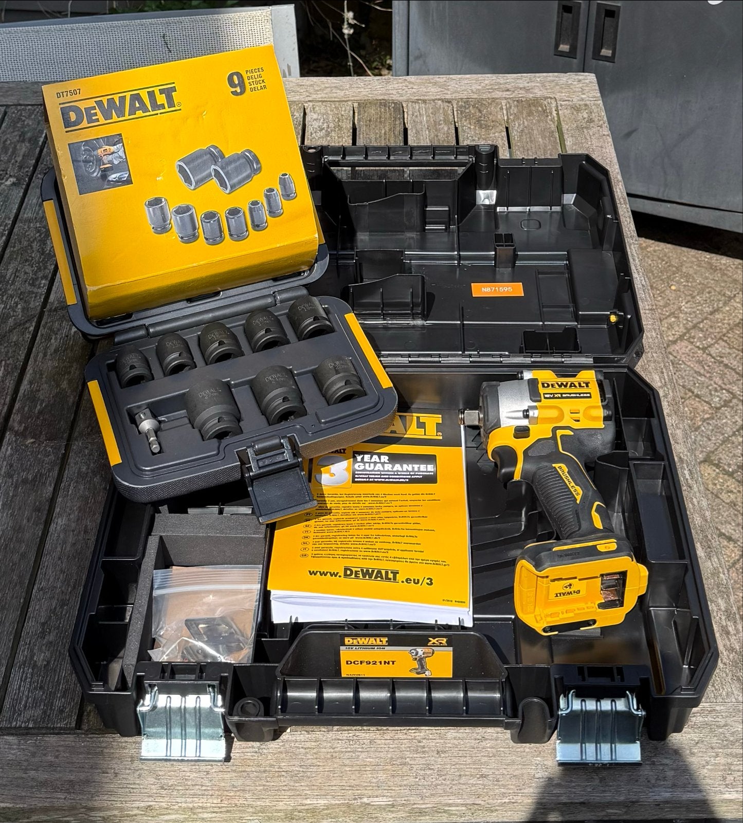 DeWalt DCF921NT Accu Slagmoersleutel met Doppenset, Ophalen of Verzenden, Zo goed als nieuw, Accuboormachine, DeWalt