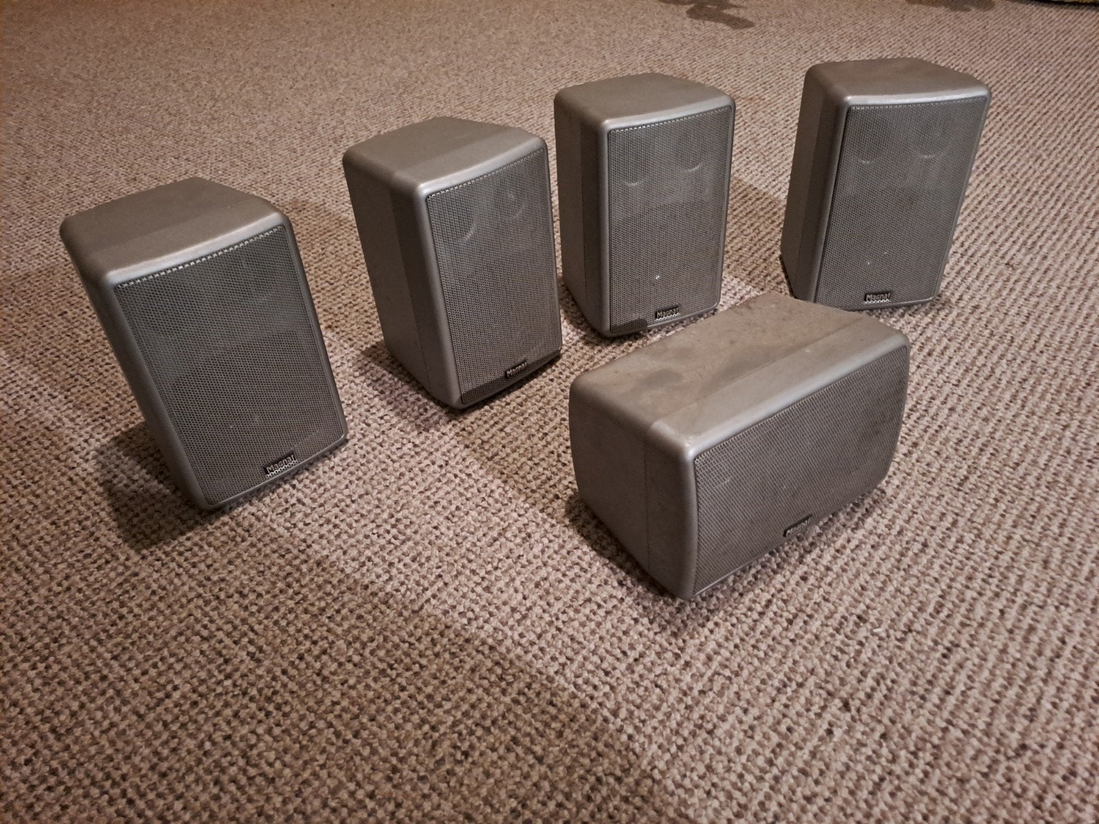 Magnat Metric 2-weg speakerset - 5 stuks, Gebruikt, Ophalen of Verzenden, Geschikt voor surround/home cinema, Magnat
