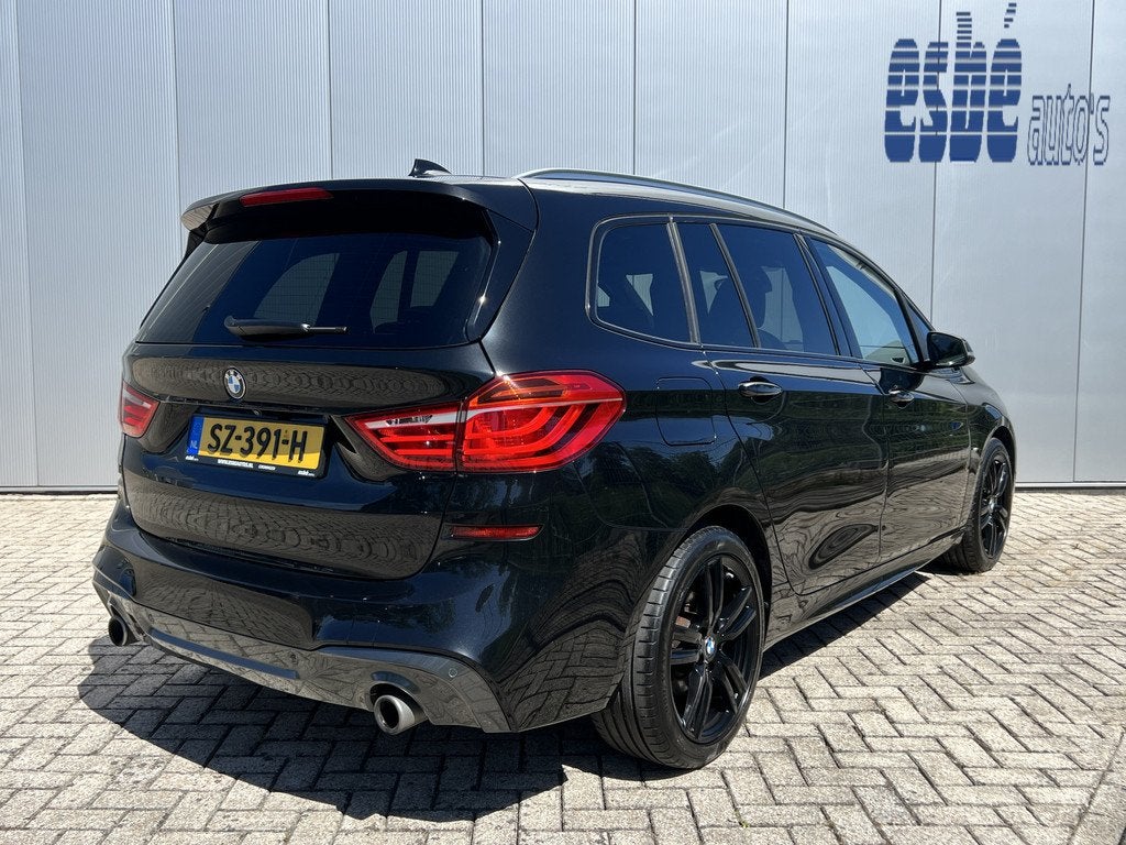BMW 2 Serie Gran Tourer 220i Automaat 7-persoons High Execut, Auto's, BMW, 1998 cc, Gebruikt, 7 stoelen, Zwart