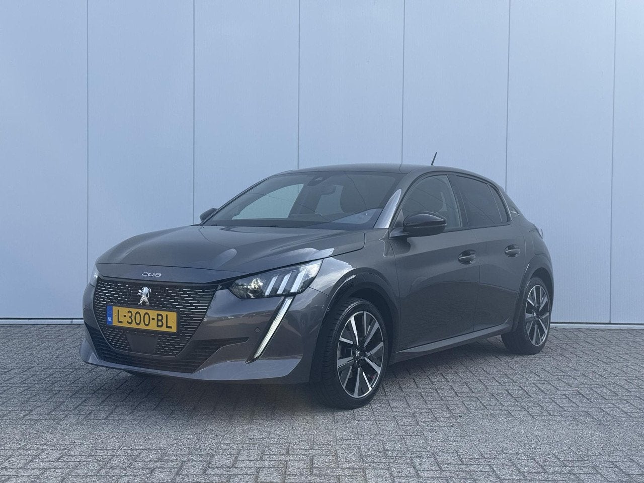Peugeot 208 1.2 PureTech GT-Line 100 PK | Navigatie | Camera, Voorwielaandrijving, Gebruikt, 49 €/maand, Handgeschakeld
