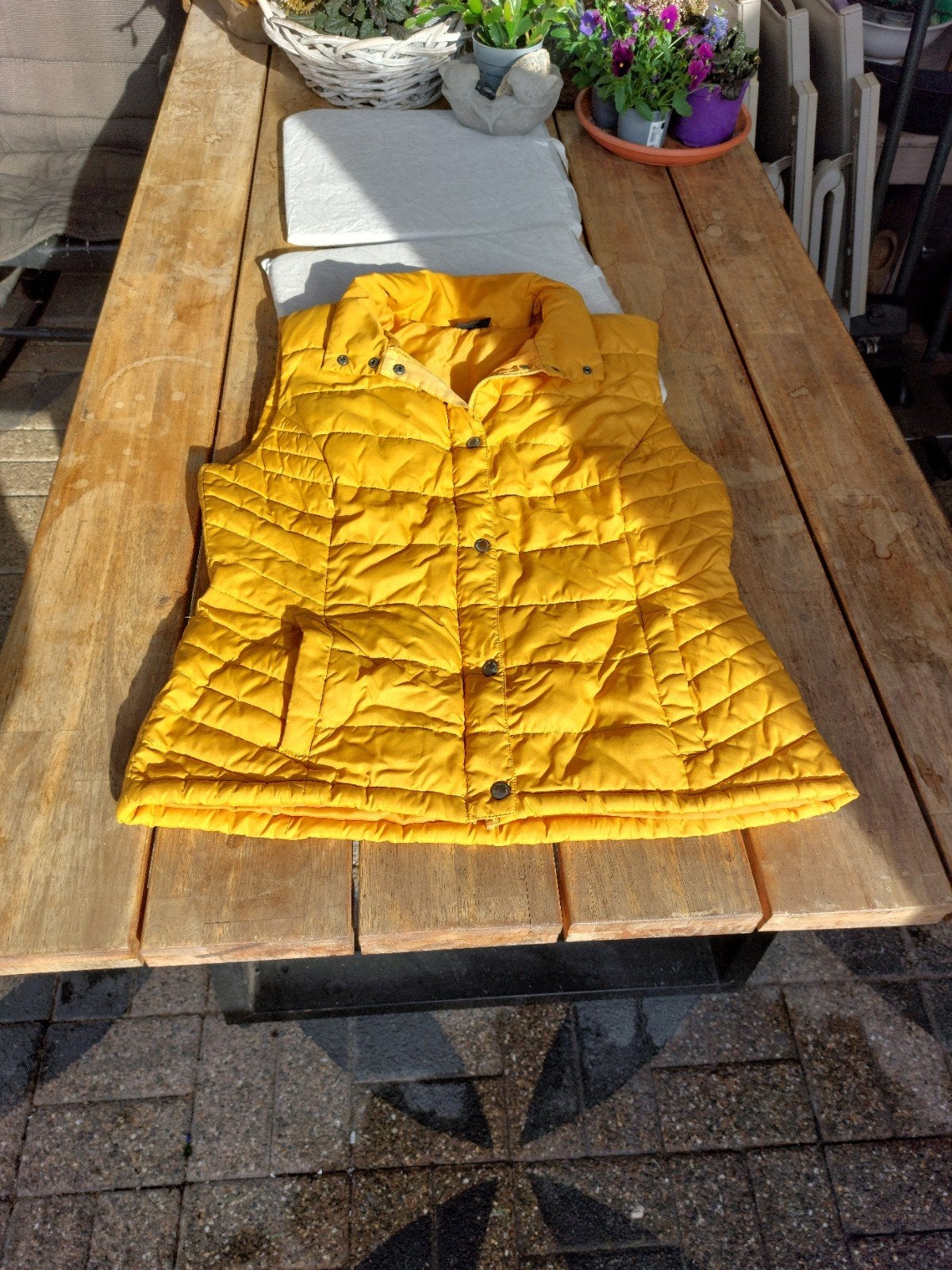 Oker Gele gewatteerde bodywarmer, Maat 38/40 (M), Geel, Ophalen of Verzenden, Onbekend