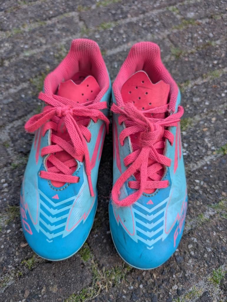 Adidas F50 Voetbalschoenen - Maat 31, Maat XS of kleiner, Ophalen, Gebruikt, Schoenen