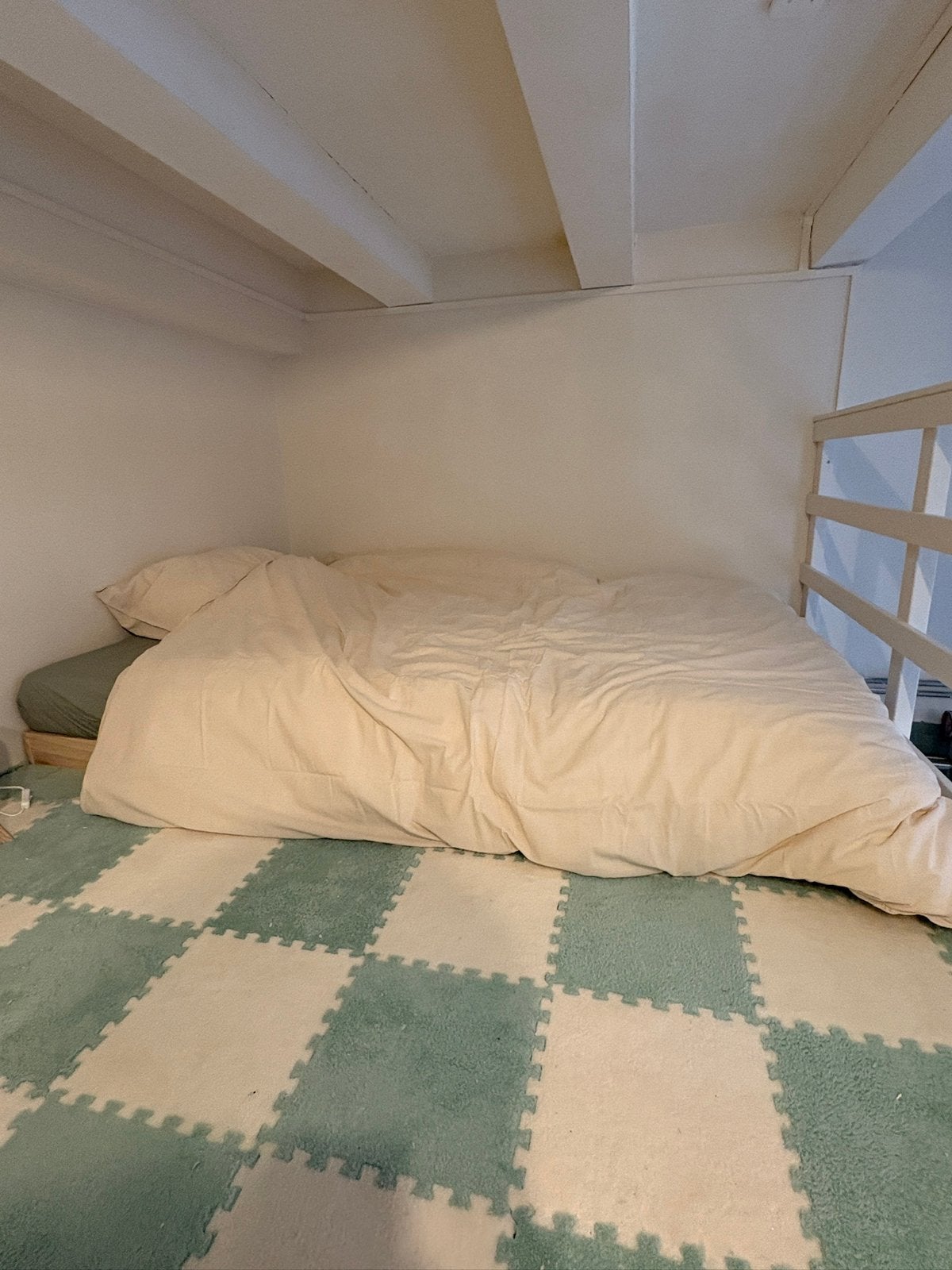 Vloerbed 140x200, Ophalen, Zo goed als nieuw, Tweepersoons
