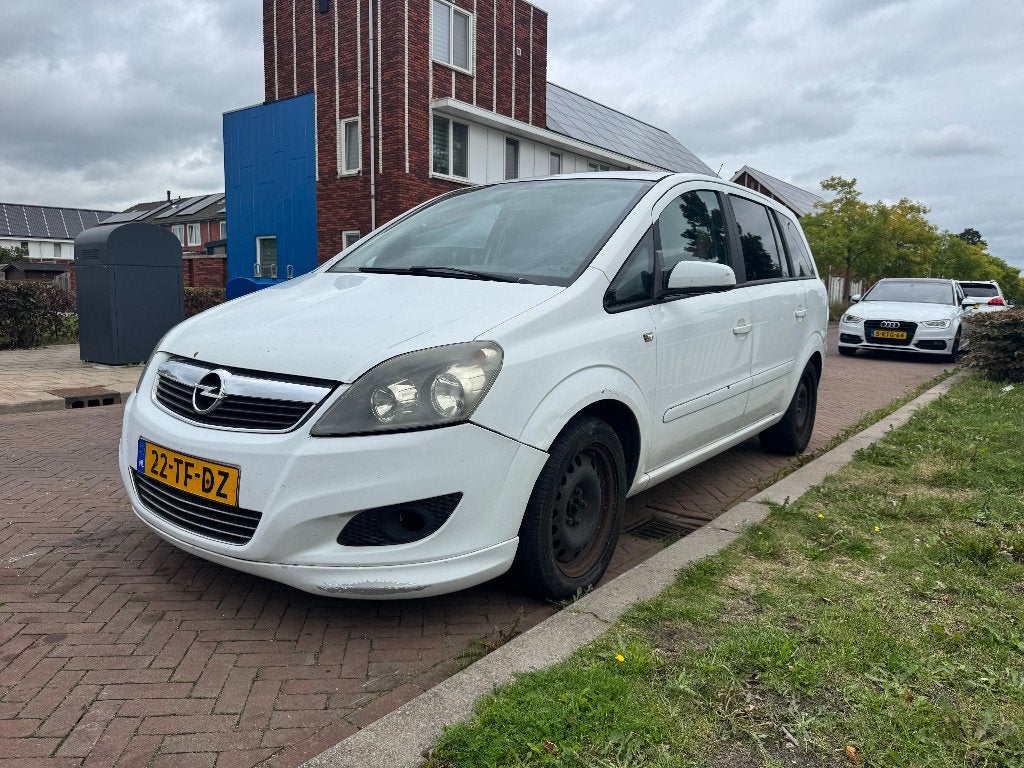 Opel Zafira 1.8 2006 Wit t.e.a.b!!, Auto's, 4 cilinders, Wit, Origineel Nederlands, Particulier