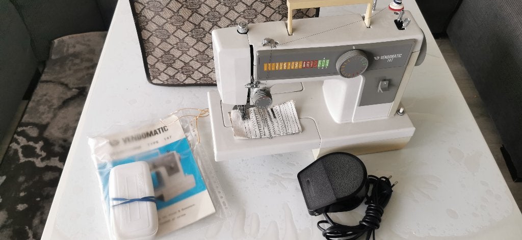 Naaimachine VENDOMATIC 147 Werkt goed, Ophalen of Verzenden, Zo goed als nieuw, Naaimachine, Overige merken